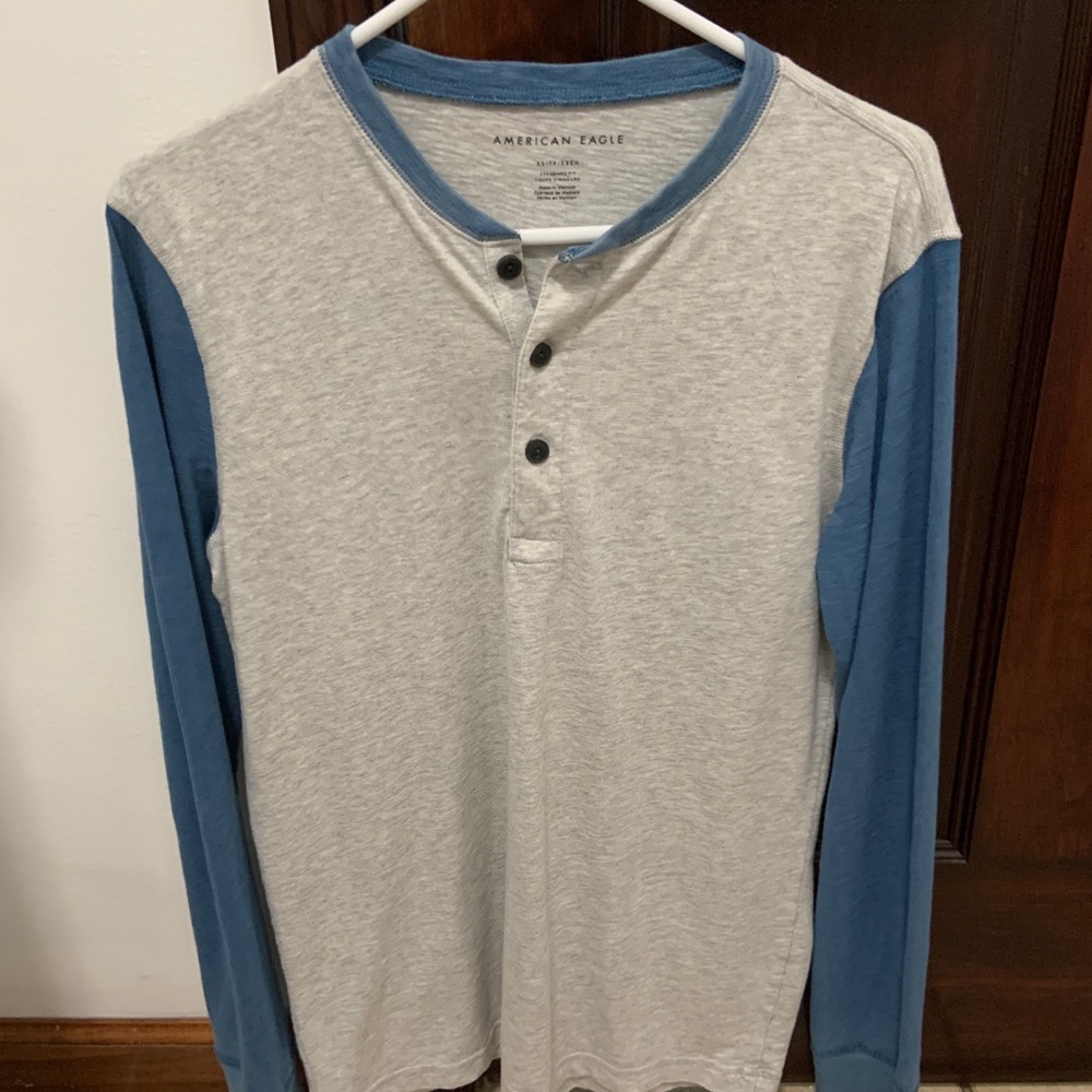 American Eagle Gray and Blue Long-Sleeve Henley. Men's XS.